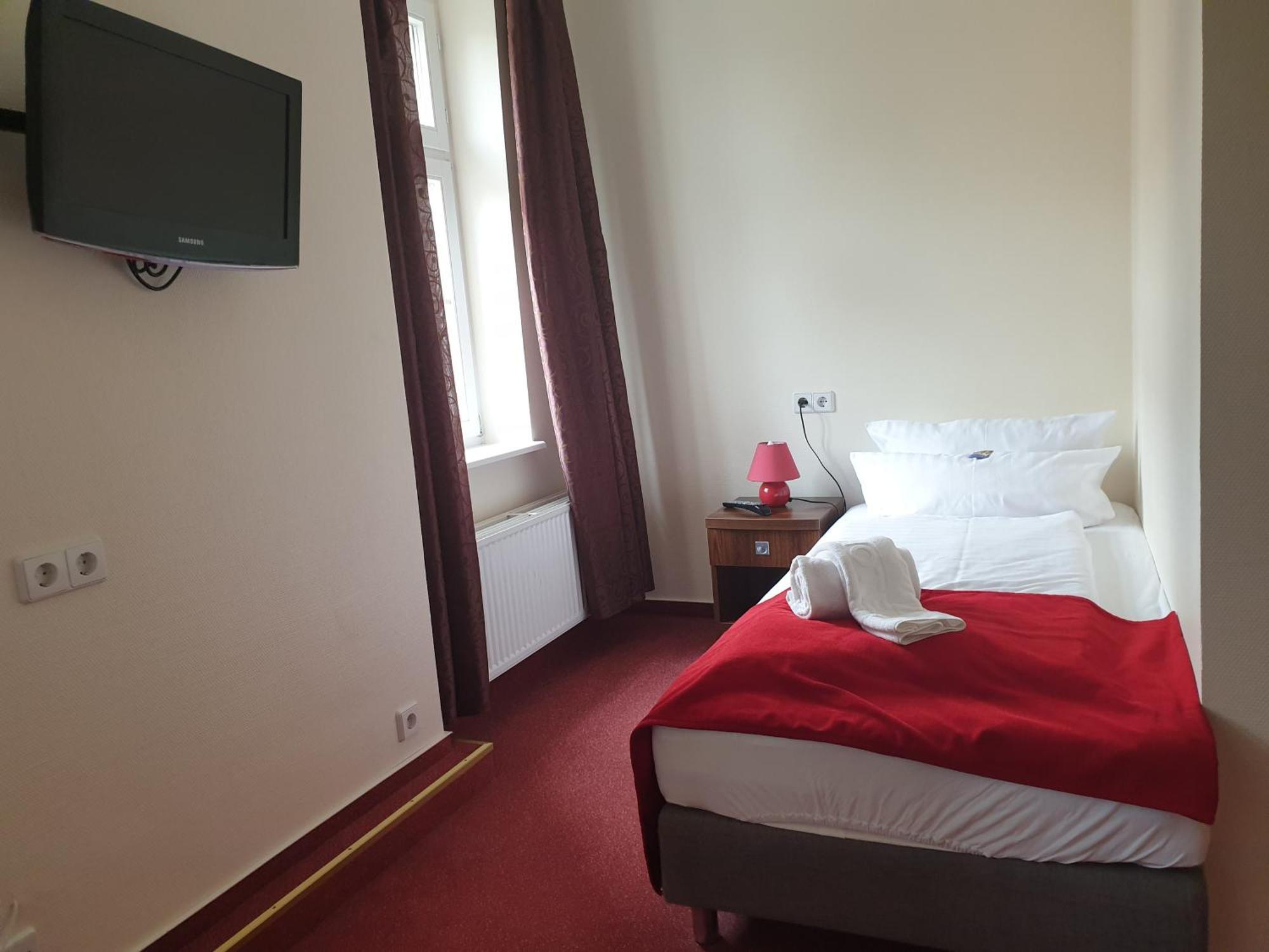 Viadrina Rooms & Apartments Frankfurt-Oder Am Park Im Zentrum Frankfurt  Bagian luar foto